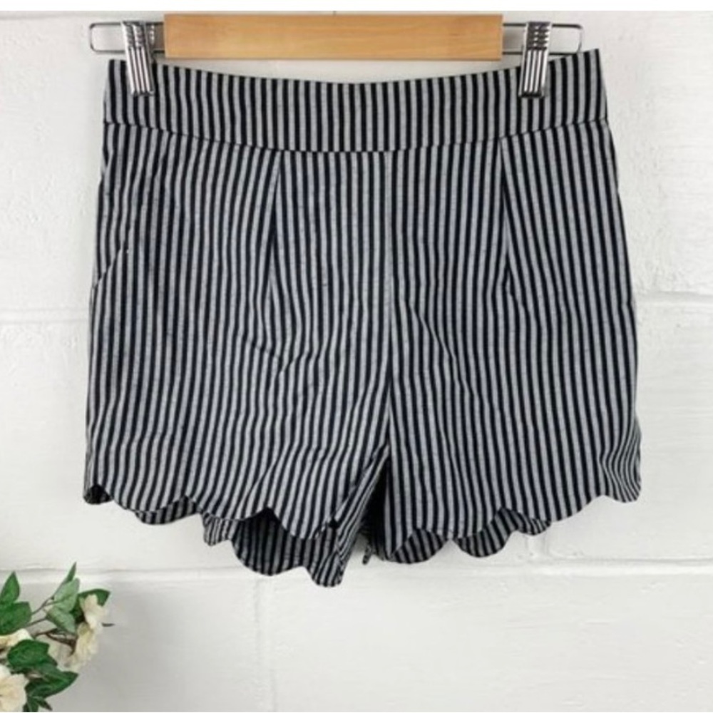Black/Grey Scalloped Elastic Waist Shorts